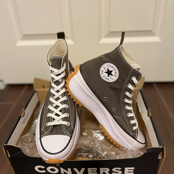NIB UNISEX Converse Chuck Taylor High Top Platform Sneaker main image 9